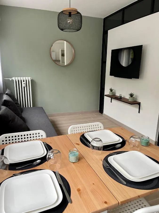 F2 Au Coeur Des Volcans D'Auvergne Royat Apartment
